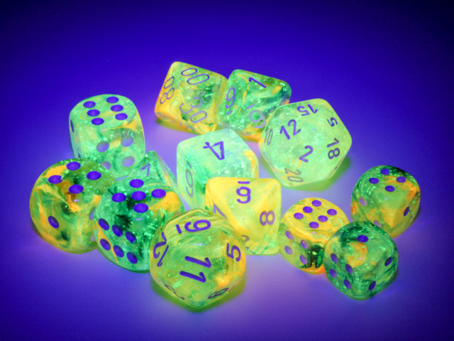 Chessex: Nebula - Luminary - 16mm D6 36PC Dice Block (Spring & White)