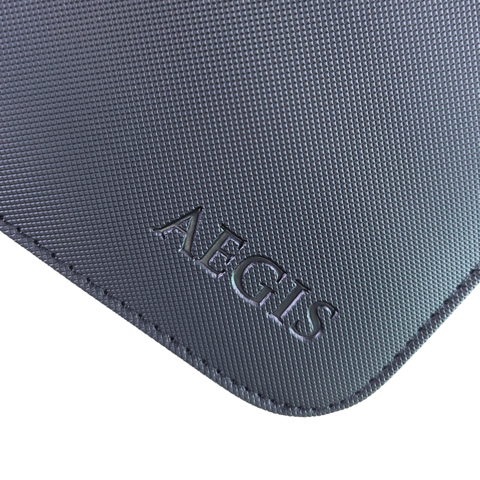 Aegis: 4-Pocket Diamond-Zip Binder (Black)